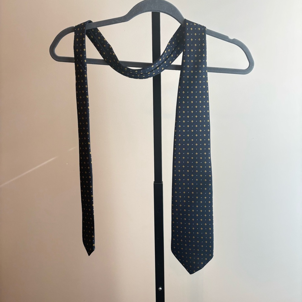 Pura Seta 100% Pure Silk Made in Italy‎ Elegant Navy Blue and Gold Men's Tie